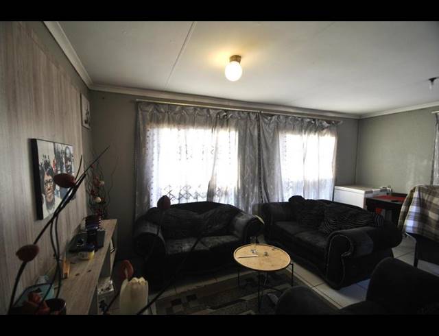 3 BEDROOM HOUSE FOR SALE IN DAWN PARK